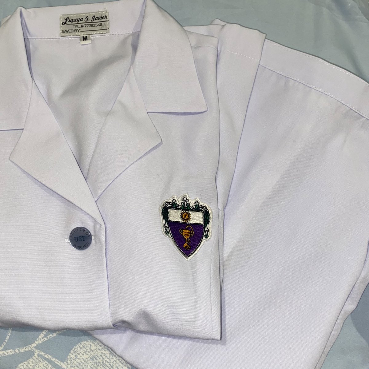 0815kart's tweet photo. wts lfb ph ust fop medtech uniform and labgown
- all medium size 
- brandnew, just tried on one set of the unif
- rfs: transferring 😭

pm me for the price pls huhu thanks

🏷️ ust faculty of pharmacy medical technology uniform https://t.co/GCTjNEOV9O