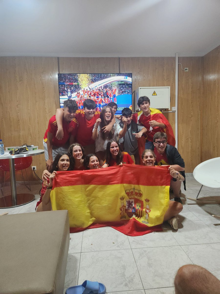 campusxuncas's tweet photo. Así vivimos la final de la #EURO2024 en el Campus Xuncas! https://t.co/oNxN0P2TmL