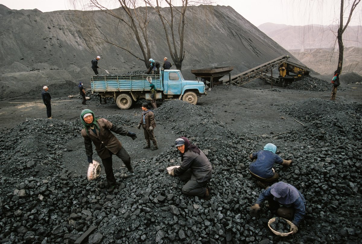 YamashitaPhoto's tweet photo. China is the world’s largest producer and consumer of coal and coal power, emitting more greenhouse gases than the United States, Europe, and Japan combined. It burns more coal every year than the rest of the world combined. The country’s answer to the heat waves now affecting China and much of the world is to burn more coal to maintain a stable electricity supply for air-conditioning. Last month, China generated 14 percent more electricity from coal, its dominant fuel source, than in 2022. #globalwarming
