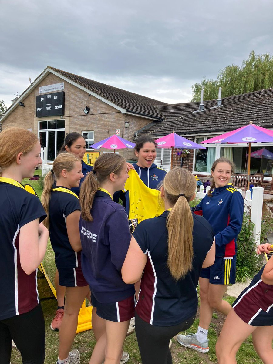 Chance2Shine's tweet photo. Making memories with stars π of the future π ποΈ at the #ChancetoCompete @SEStarsCricket Girls Regional Finals βΊοΈπΈ https://t.co/Ih99cbZ3ky