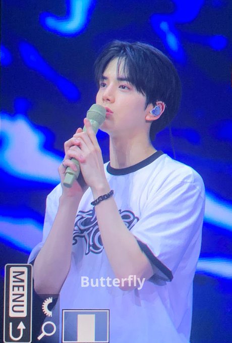 저의 물쇼를 예뿌게 봐주셔서 감사합니다
사실 마니 떨렸는데요 아기오리도 할수있다는것을 꼭 증명해내고싶었어요 응원해주셔서 감사합니다 덕분에 이렇게 백조들 부리도 납작하게 누르고 일등을해낸것같아요 앞으로도 아기오리도할수있다는것을 보여주기위해노력하겠습니다 다음목표는 하늘날기!!!