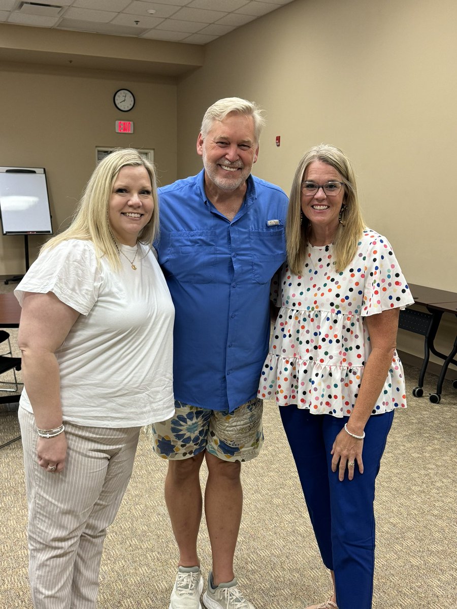 mistilogsdon's tweet image. Learning from the best today with @JohnAntonetti and @bhale3290 ! Academic engagement matters!