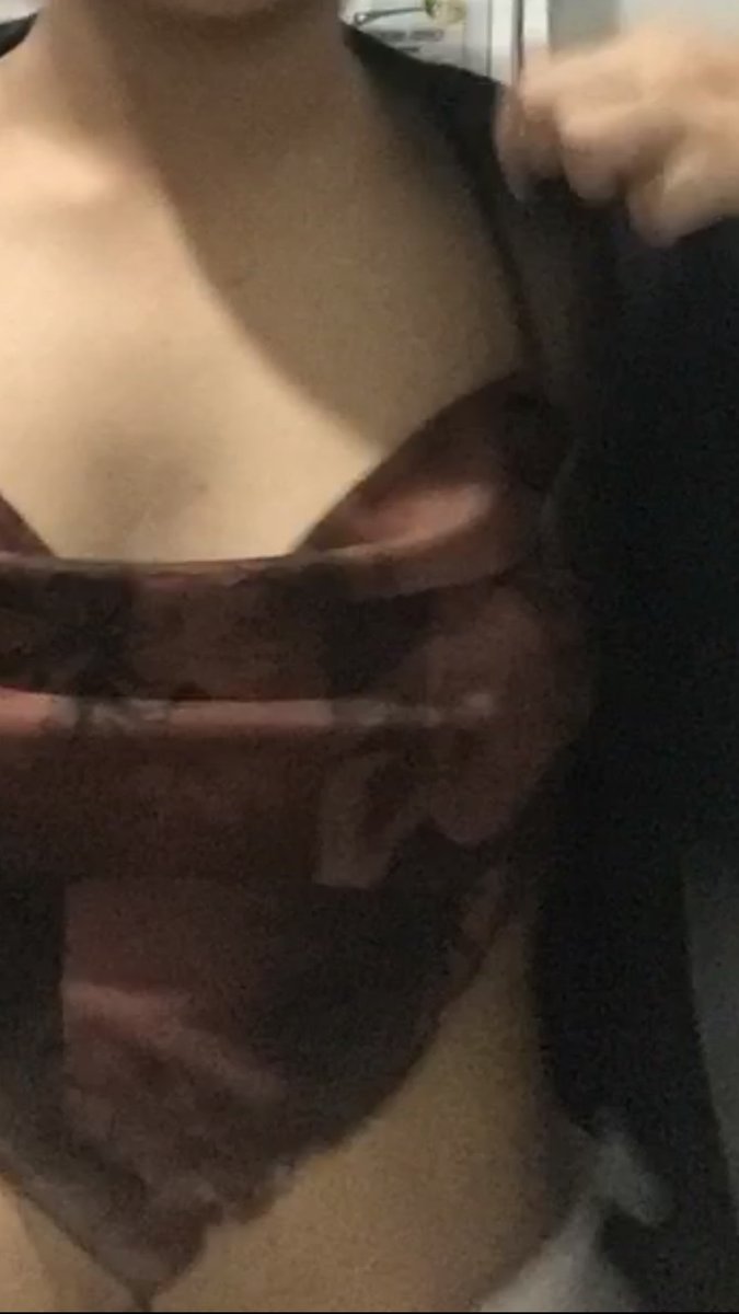 underPeachh's tweet photo. 🍒reposted

Rate the clothing! 8/10 https://t.co/d7kA5k1Ddd