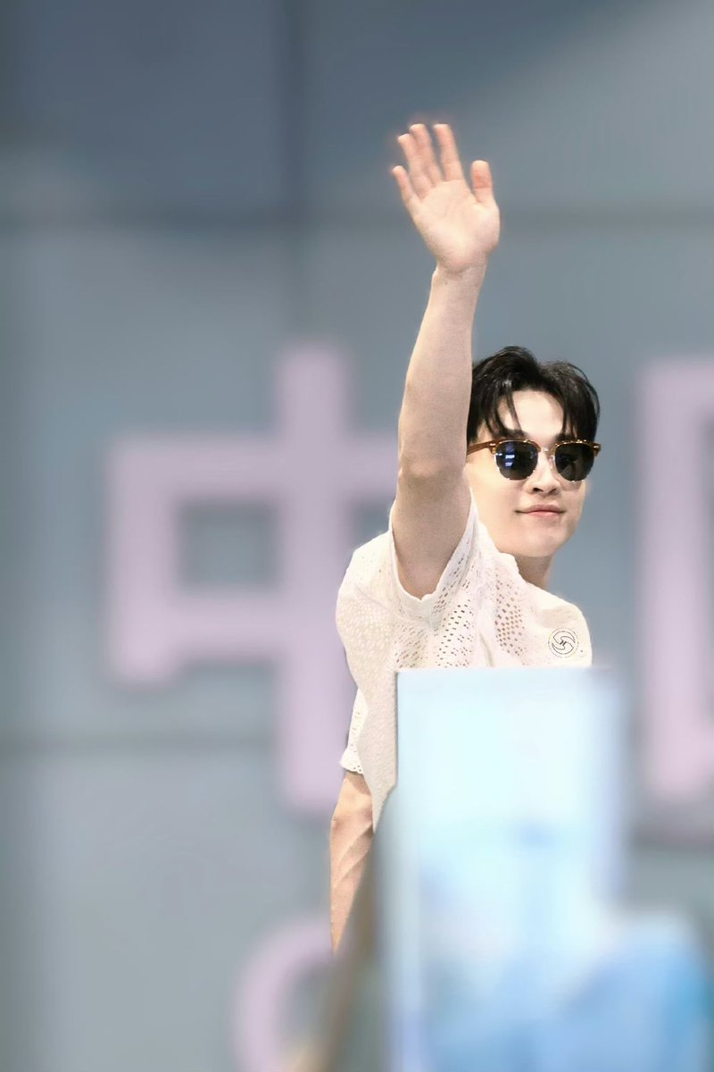 Ina_Chen_'s tweet photo. Goodbye! 
Go back and have a good rest.
@henrylau89 https://t.co/co8tDmlsht