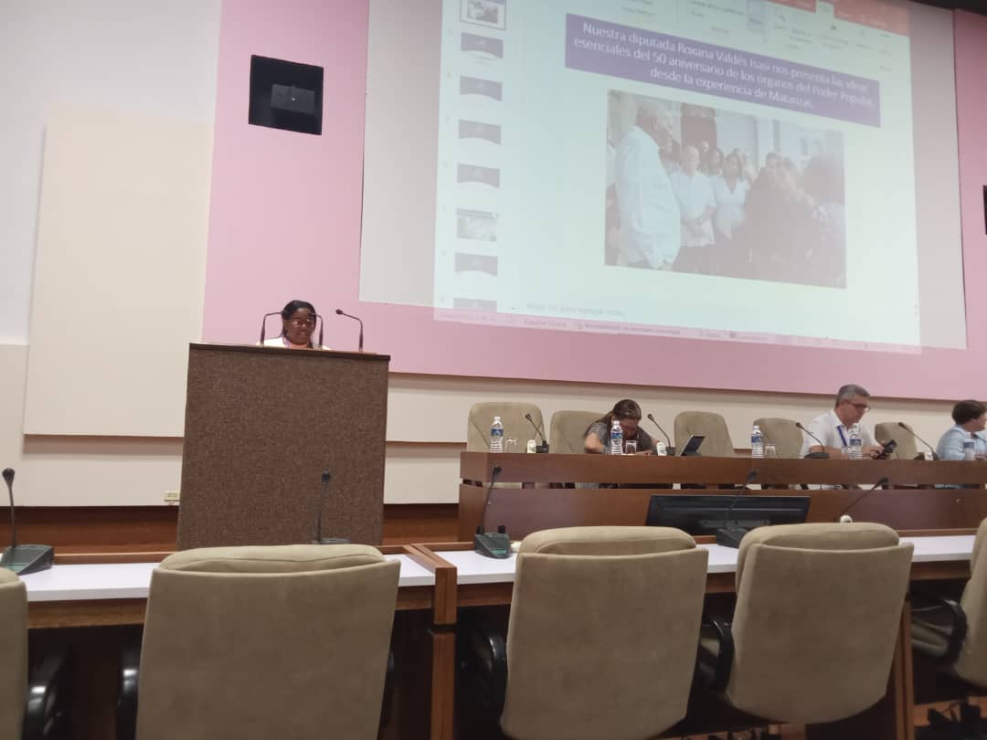 gpppmatanzas's tweet photo. La Diputada matancera Roxana Valdés Isasi comienza en la Comisión de Atención a la niñez, la juventud y la igualdad de derechos de la mujer con la exposición de la instauración de la experiencia en Matanzas de los Órganos del #PoderPopular.
#MatancerosEnVictoria #PoderDelPueblo https://t.co/g1lu6GcDHr