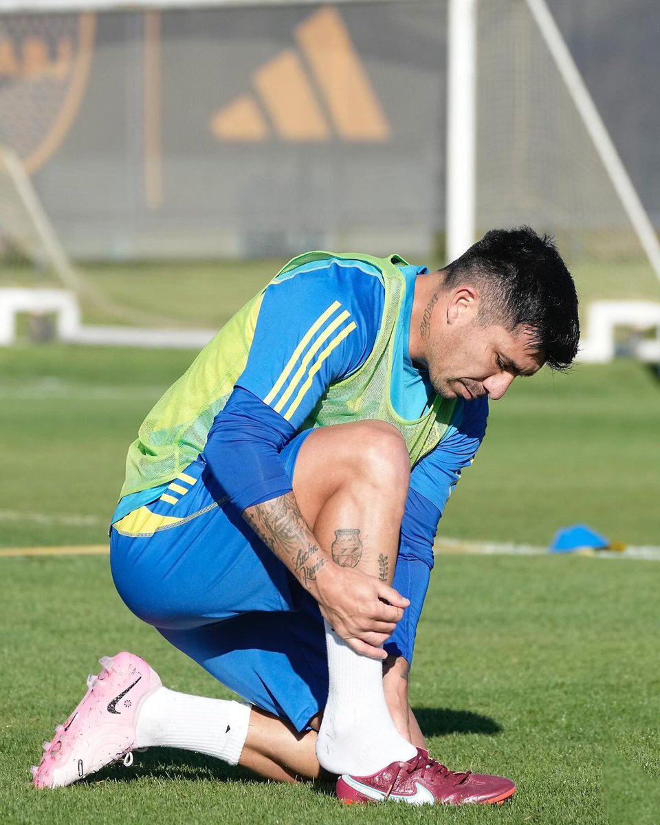 Martínez probó el posible once para jugar en Ecuador Gary Medel volvió a entrenarse en Boca luego de haber viajado a Chile por el fallecimiento de su madre.