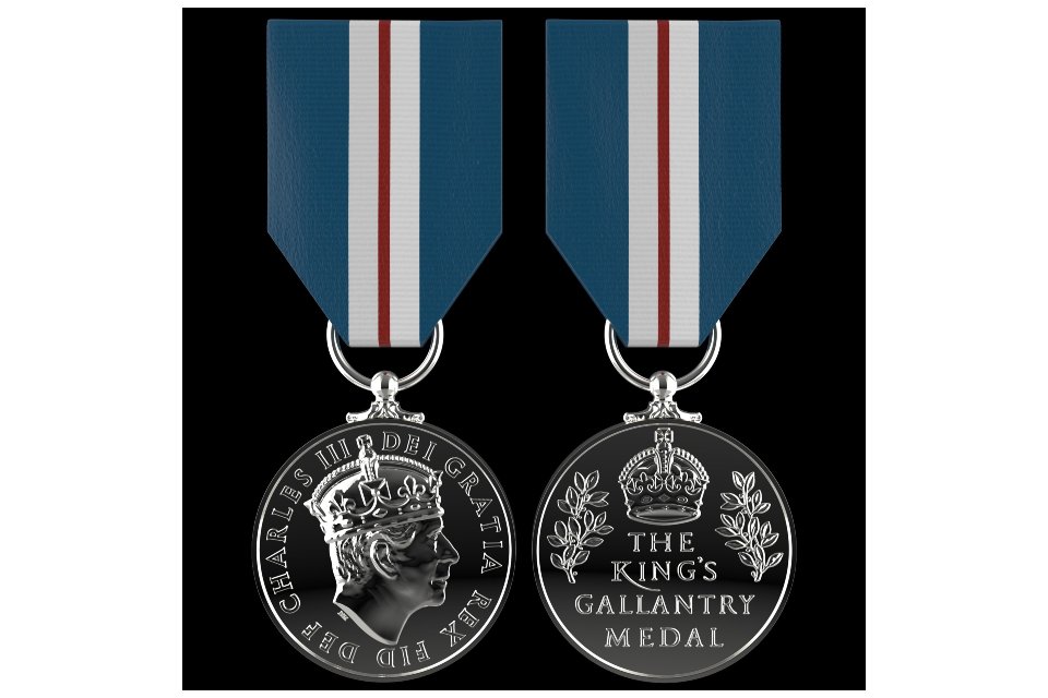 Civilian gallantry awards recognise the bravery of people who have put themselves in danger to save (or attempt to save) someone's life. Recommendations are judged on degree of risk, how aware the nominee was of the danger &amp; persistence #ForceAwards #BraveryAwards 🎖️🏆