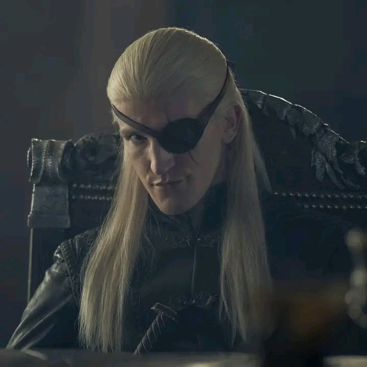 Thrones Updates tweet media