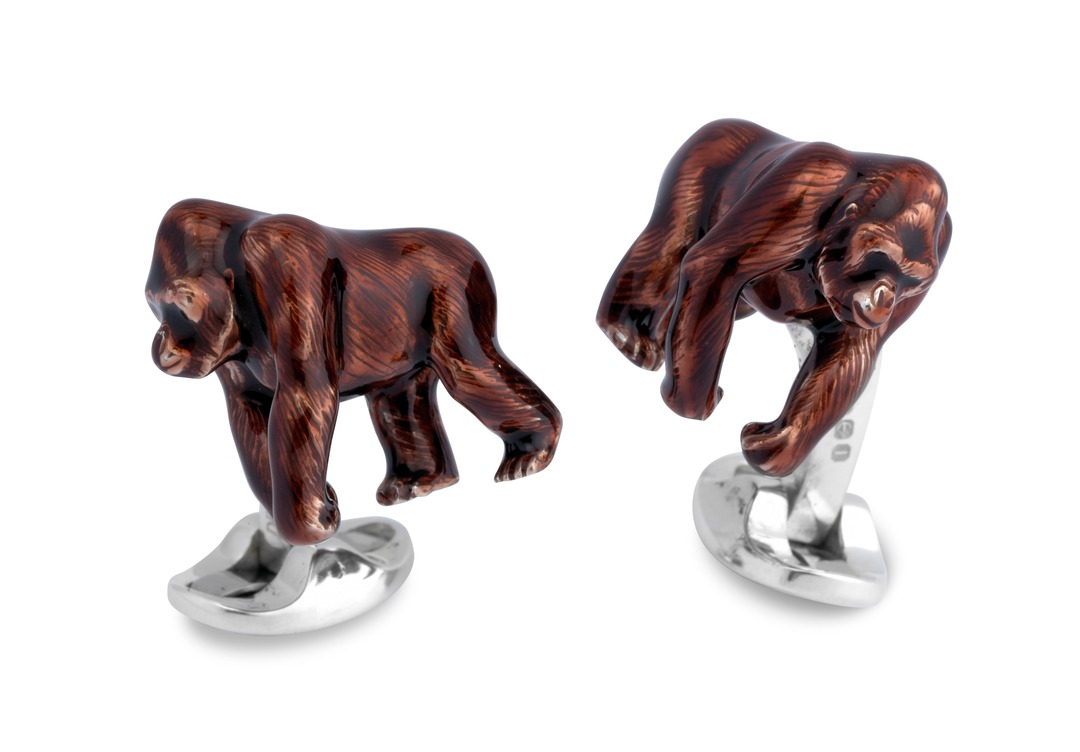 Daily essentials 👜

Neutral tones, leather-luxe and the perfect complementing Sterling Silver Gorilla cufflinks finished in brown enamel 🦍