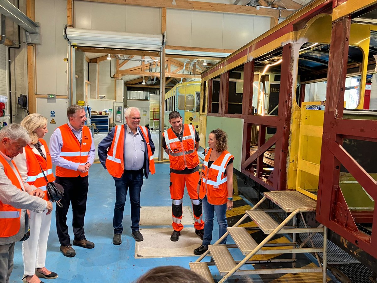 Gael_Barbier's tweet photo. ✳️ Aujourd’hui aux côtés de @GibelinLuc pour inaugurer l’atelier de maintenance du #TrainJaune financé à 100% par la Région @Occitanie 
Dédié à la rénovation du parc matériel historique circulant sur la ligne les opérations sont réalisées par les équipes @SNCFVoyageurs #Occitanie https://t.co/JinnWF6aZt