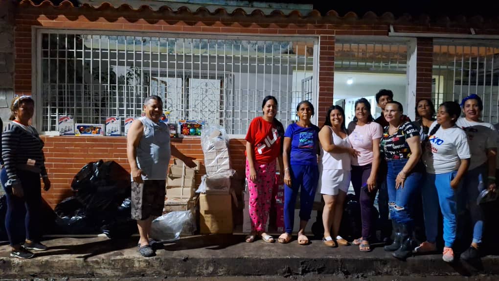 "Se ha iniciado la entrega de enseres, zapatos y otras atenciones al pueblo de Cumanacoa", @GPintoVzla

#CumanacoaRenace