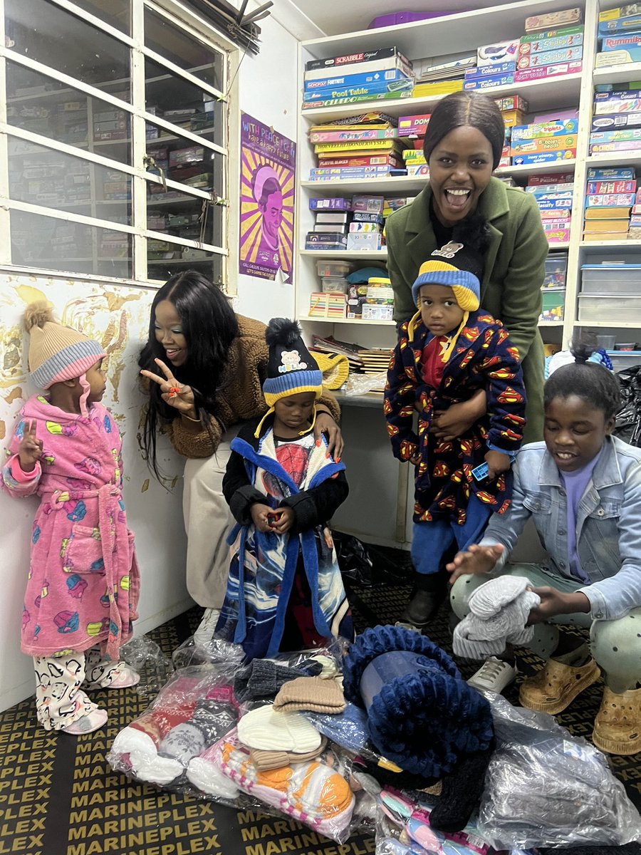 Za Power House tweet media