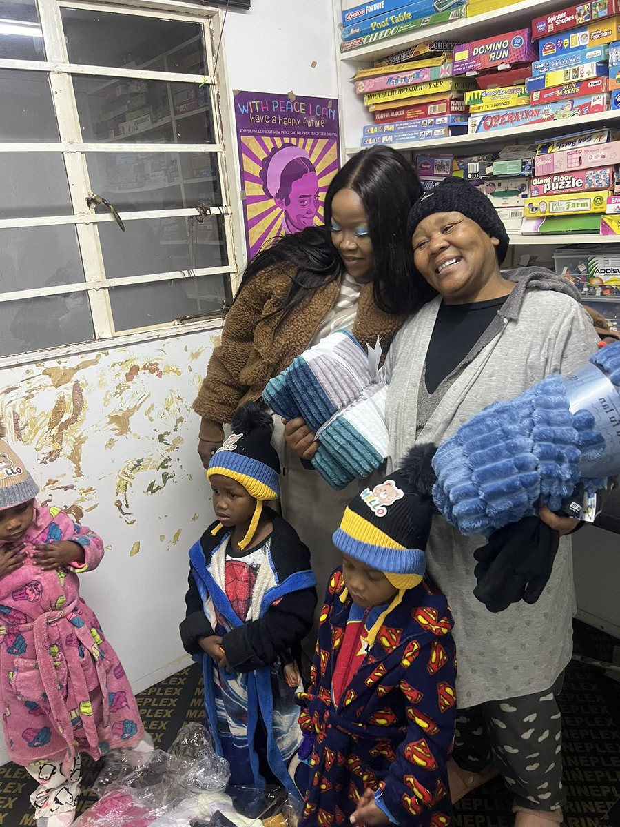 Za Power House tweet media