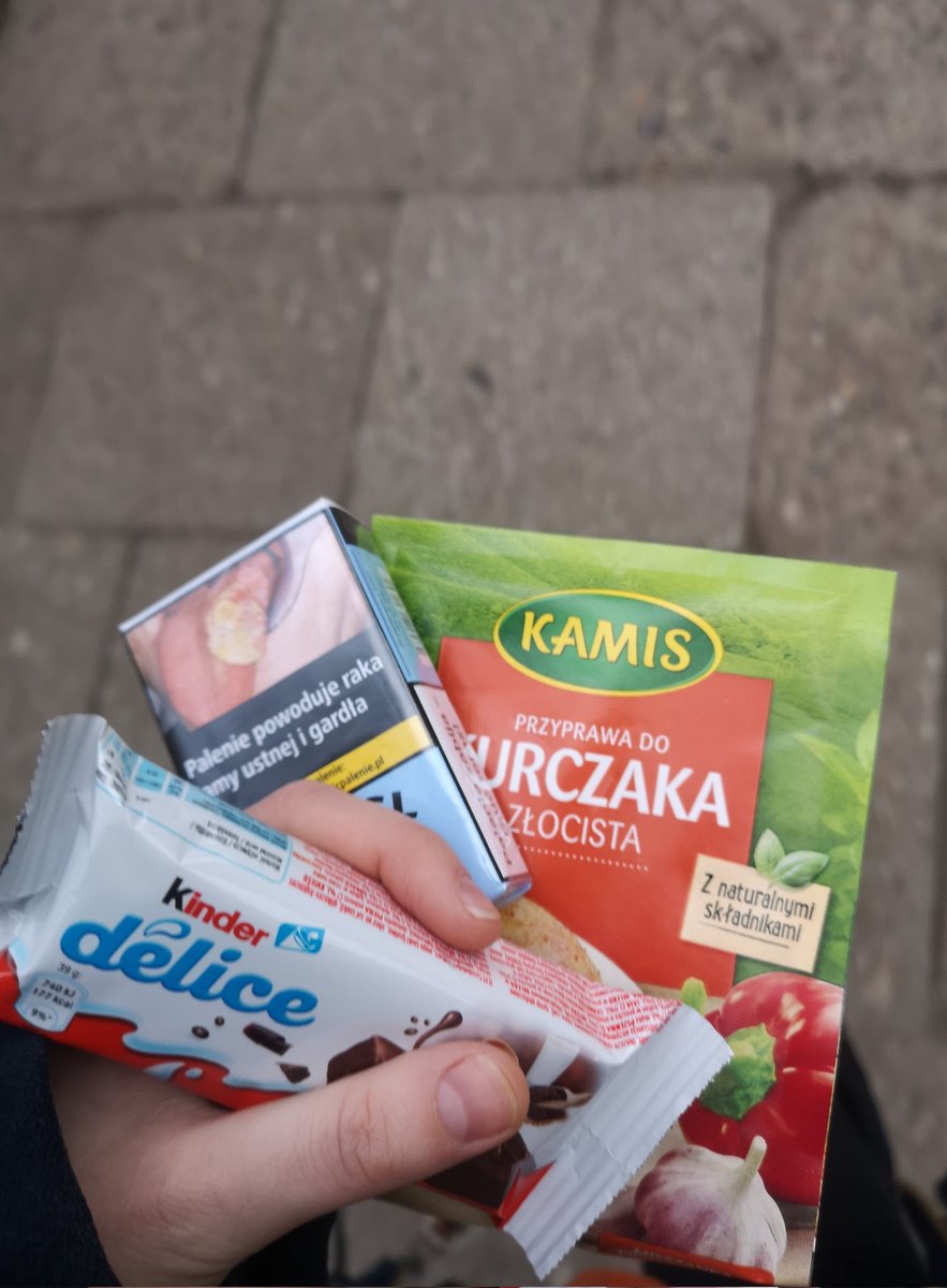 preceIki's tweet photo. pov you live alonei n your 20s https://t.co/JgFzMq6tim