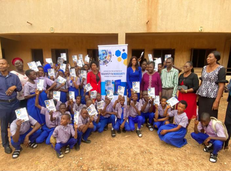 Outreach and knowledge dissemination continue in 🇳🇬 with the distribution of the Biosafety and Biosecurity Handbook to secondary schools in the South West and North Central regions. 

We are proud of the Nigerian #Youth4Biosecurity alumni for such a great education initiative !