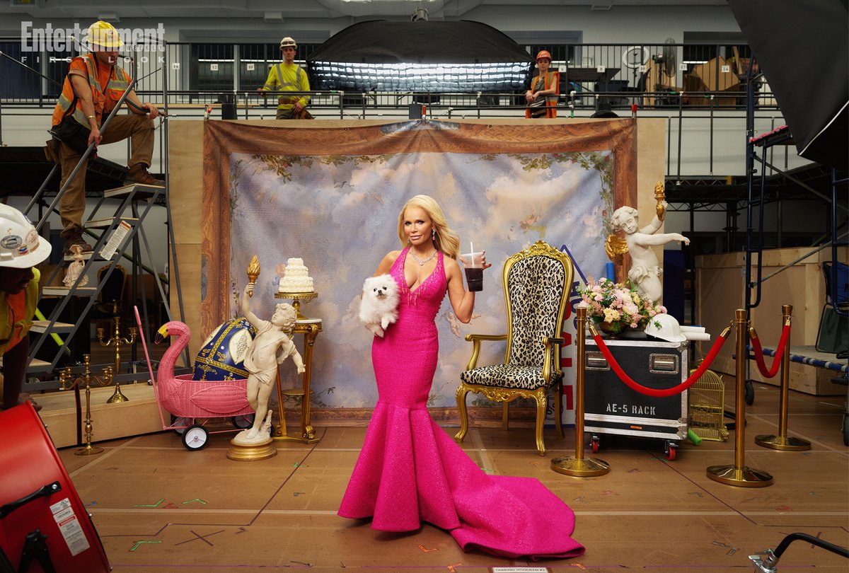 qovmusical's tweet photo. @EW Exclusive: @KChenoweth &amp; F. Murray Abraham as Jackie &amp; David Siegel. We’ll give you a second to get your jaw off the floor 😉💞
•
📸Emilio Madrid https://t.co/jKaFsFVKsl