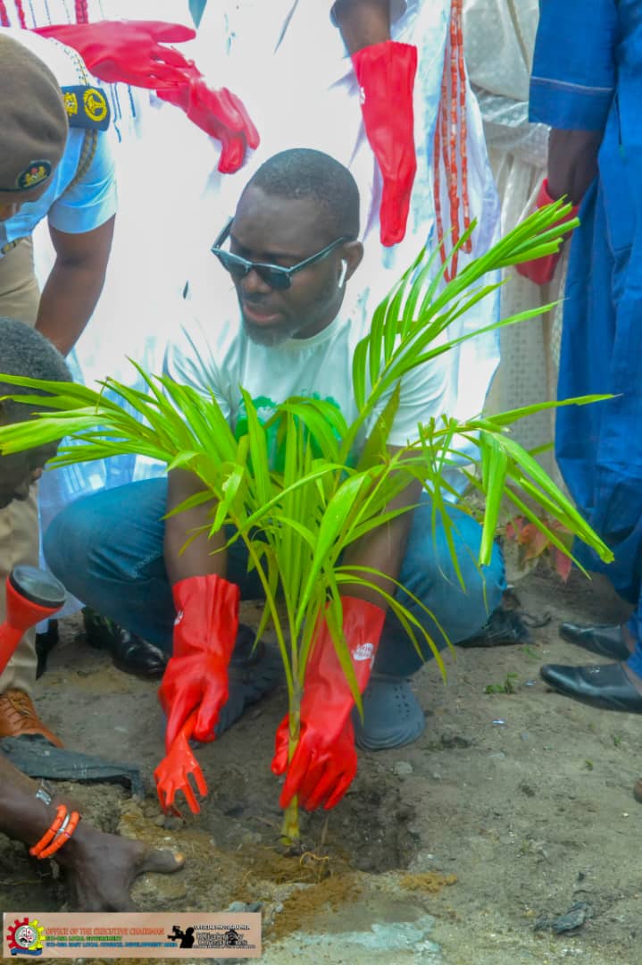 jcogundare's tweet photo. PHOTOS: Eti-Osa East LCDA Year 2024 Tree Planting Day

On Sunday 14th July 2024, we had the pleasure of celebrating the 2024 Tree Planting Day, entitled "Nurture Our Future" in Eti-Osa East Local Council Development Area of Lagos State...

#TreePlantingDay2024 
#etiosaeastlcda https://t.co/JF4LuVFhmI