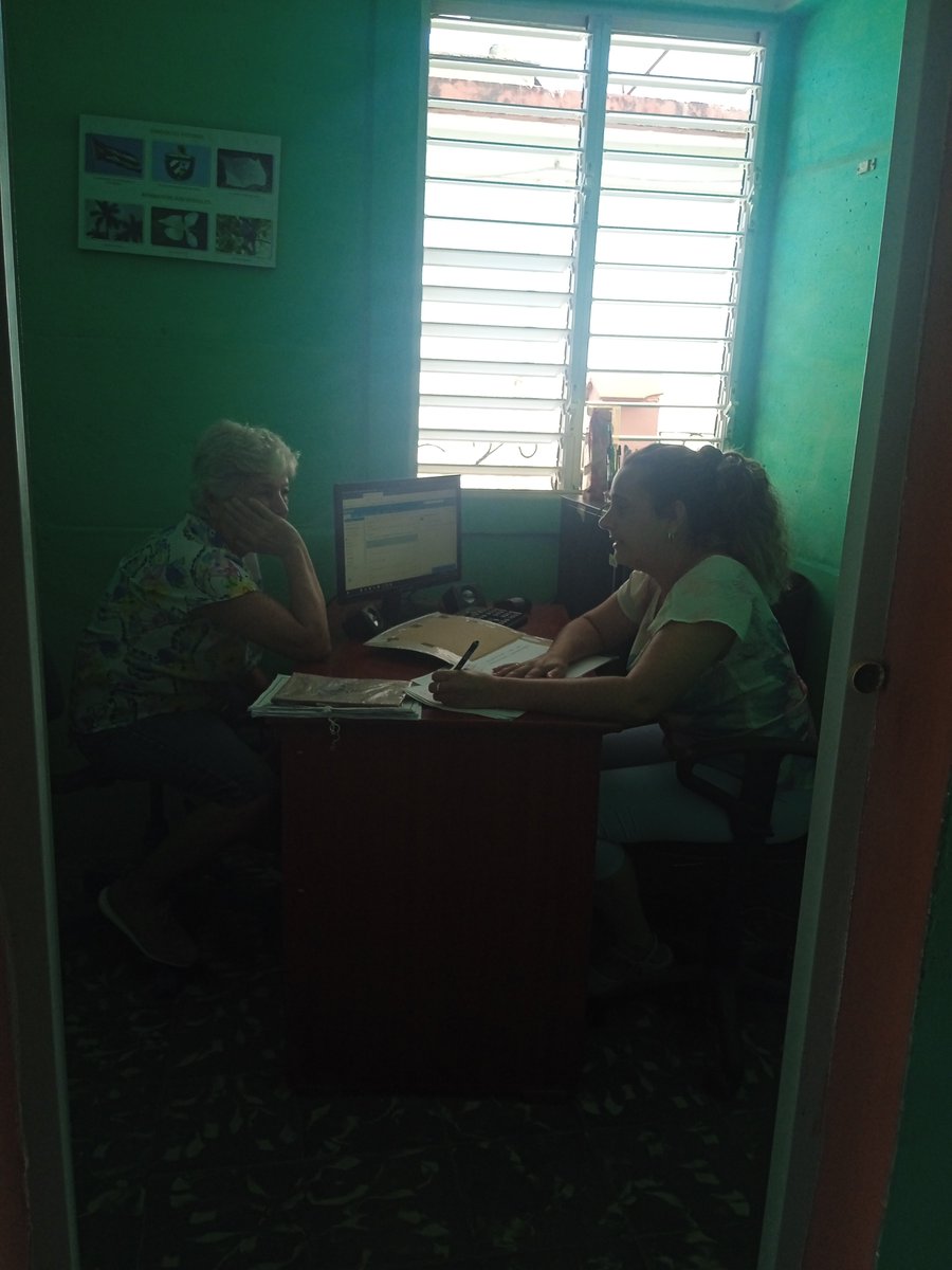 DayrilisG's tweet photo. La #FiscalíaCubana tiene entre sus funciones la de atender, tramitar y responder las quejas, peticiones y denuncias de las personas naturales y jurídicas sobre presuntos derechos vulnerados. Cada día se garantiza la atención a la población en nuestra institución.
#Matanzas https://t.co/kRwDZ6QQaF