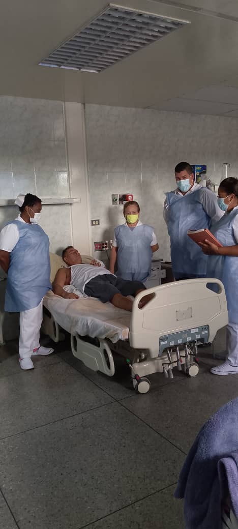 Como parte del seguimiento al estado de salud de los pacientes, se realiza entrega de guardia del Servicio de Terapia del CDI "Jacobo Antonio Rolth", municipio Miranda, Estado Trujillo. #CubaPorlaVida