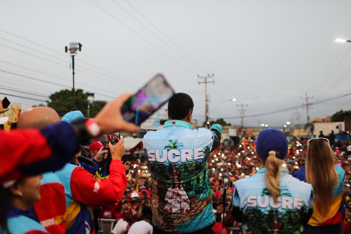 Gobernador @GPintoVzla "No tenemos dudas de la Gran victoria de nuestro presidente <a href="/NicolasMaduro/">Nicolás Maduro</a>, quien es el único que garantiza la paz y la tranquilidad del país"

#CumanacoaRenace