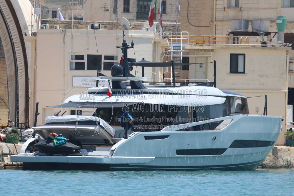 Shipguru's tweet photo. #2019built #motoryacht  #SONEY #berthed at #PalumboSY #Facilities at #Grandharbourmalta with the #wronghomeportedflag - 17.07.2023 - https://t.co/nfgboxc3g3 - NO PHOTOS can be used or manipulated without our permission https://t.co/paEMvhHkH7