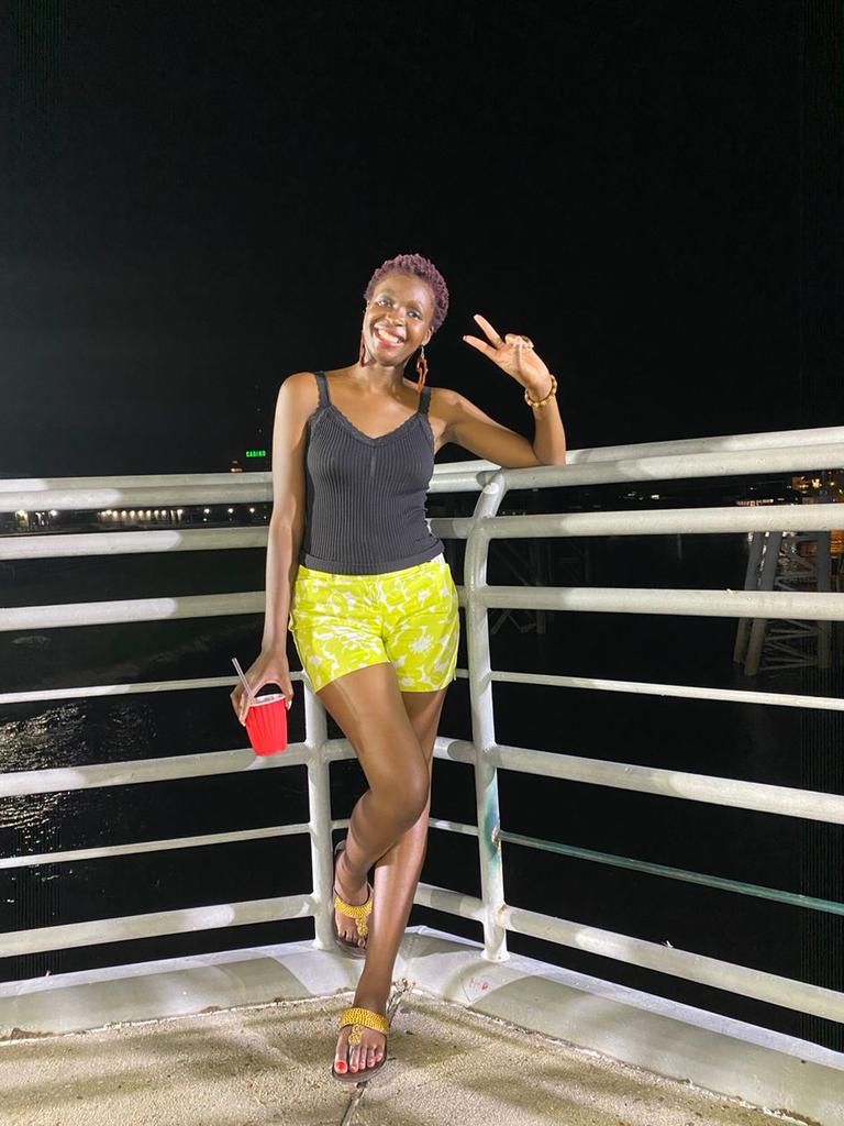 Kuyakhanya yini? Angazi yini okumele ikhanye but still kuyakhanya yini?