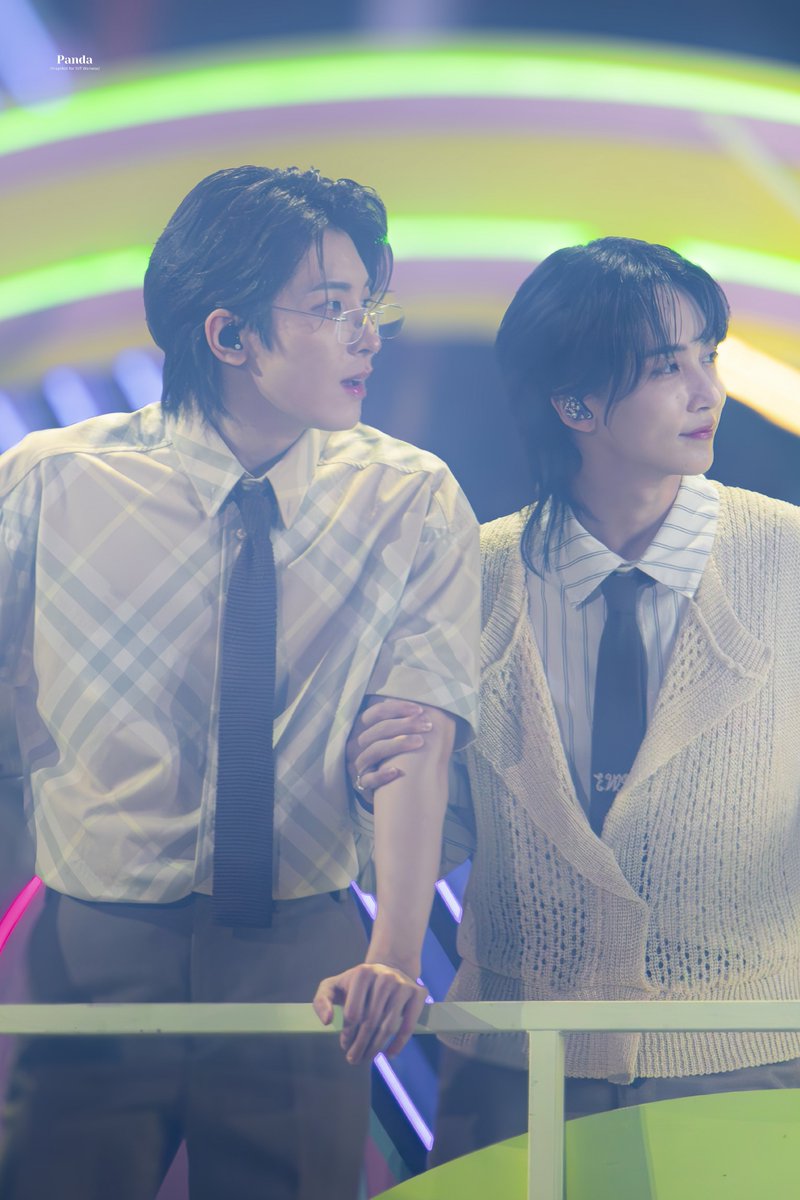 wonuoiawoo's tweet photo. wonhan overflowing visuals. i am on my knees. 🧎🏻‍♀️ https://t.co/wWjb8j1M6s