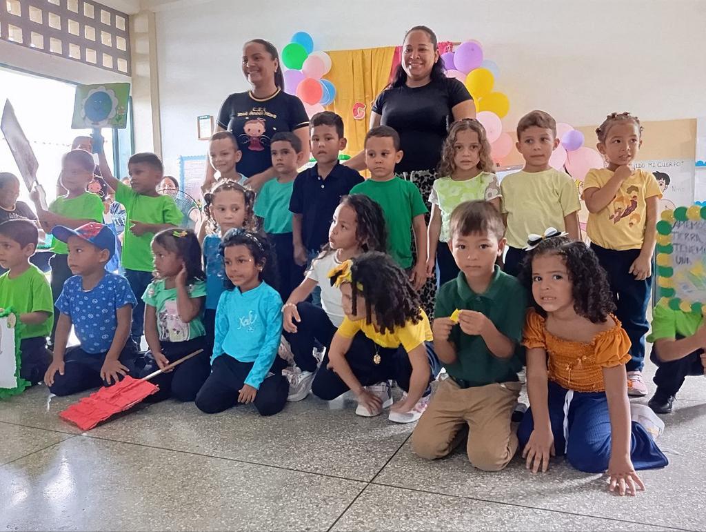 CDCESucre's tweet photo. 🇻🇪Aprendo, Exploró y Conservo el Ambiente🌳 🇻🇪

Así llevó por nombre el cierre de proyecto del III momento pedagógico de los niños del 2do nivel de preescolar del CEI José Angel Moya Malavé, adscrito al CDCEP Santa Catalina eje I Bermúdez.
#CrecimientoProductivo
@NicolasMaduro https://t.co/28OhasD4vA