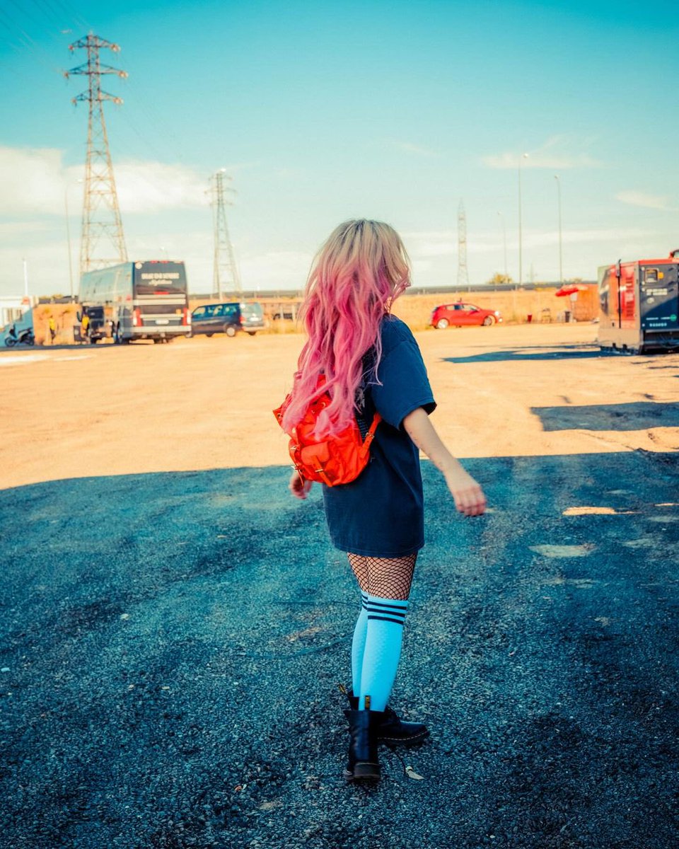 Avril Lavigne tweet media
