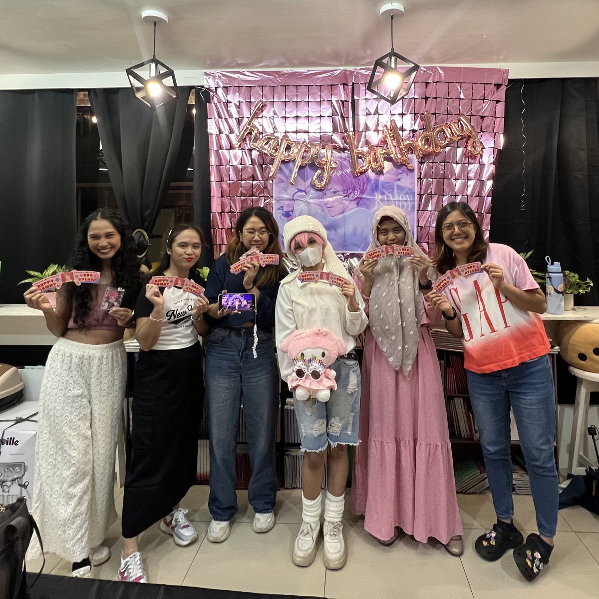heymyng's tweet photo. Before this day officially ends, I would like to say HAPPY BIRTHDAY BONGGUYAAAAA ๐ซ๐ and forever thankful for the people that I met for the first time and celebrate Bambyโs bday together ๐ซถ๐ป
See u on next gath! #PINKPUNK
#HAPPY_BAMBY_DAY #PEACHES_BAMBY_DAY https://t.co/9Ci9mvt2co