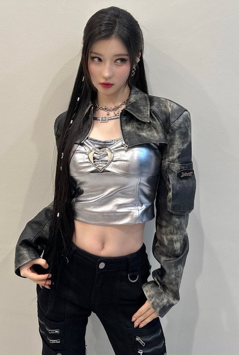 asasloops's tweet photo. #ENAMIASA weverse update ✩°｡⋆⸜ 🎧✮ https://t.co/FEh7urW0fS