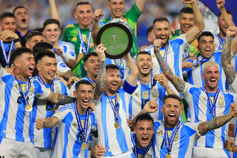 calacawey's tweet photo. Lautaro Martínez le da otra Copa América a Argentina https://t.co/nsmXqslohF https://t.co/fpVezXF8QA