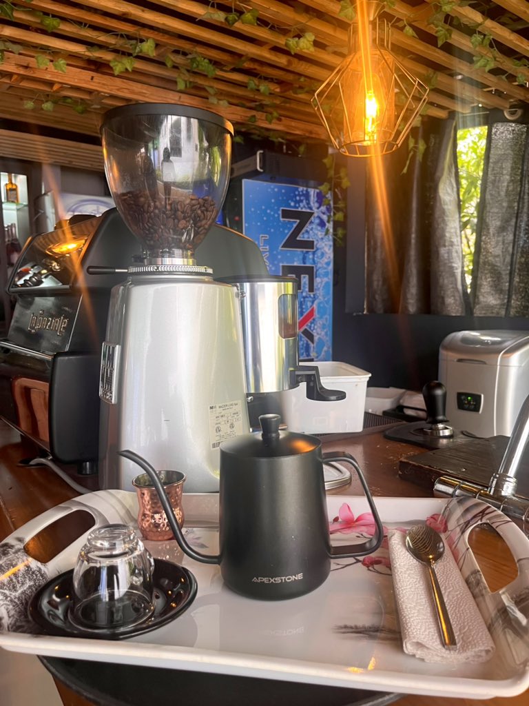 kashcocafe's tweet photo. @kashcocafe "Kickstart your Monday with our aromatic Arabian tea at Kashco Cafe! 🫖✨ #KashcoCafe #ArabianTea #MondayMorning #MondayMotivaton 
#TheJazzyBurgerHunt #Messi #Spain 
#Tea https://t.co/1U5KfSPsTW
