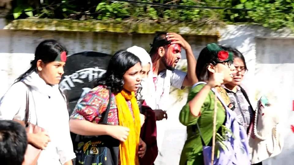 TahasanRudhro's tweet photo. #DhakaUniversityUnderAttack
#DUUnderAttack
#quotamovement
#QuotaReformProtest
#StandWithDU
#Quotamovement2024
#Save_Bangladesh_students #Save_Bangladeshi_students https://t.co/97zUGdzL6c