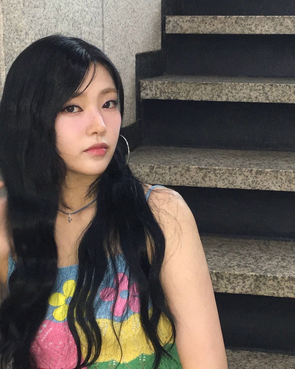 wsoeunpics's tweet photo. #Weeekly #위클리 #박소은 #ParkSoeun https://t.co/o4F1GW5hOO