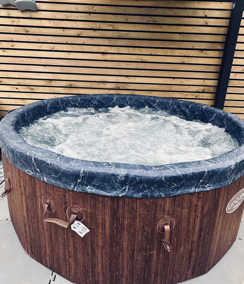 TKHammer's tweet photo. Yesterday from early morning thoughts on IG, head clearing across the hills, clashing the heavy stuff about, a near garden drowning through to good times spent with good souls on the evening.

Glad to see the back of Sunday Rum-day football drinks for a while though https://t.co/CKAM3YagM4
