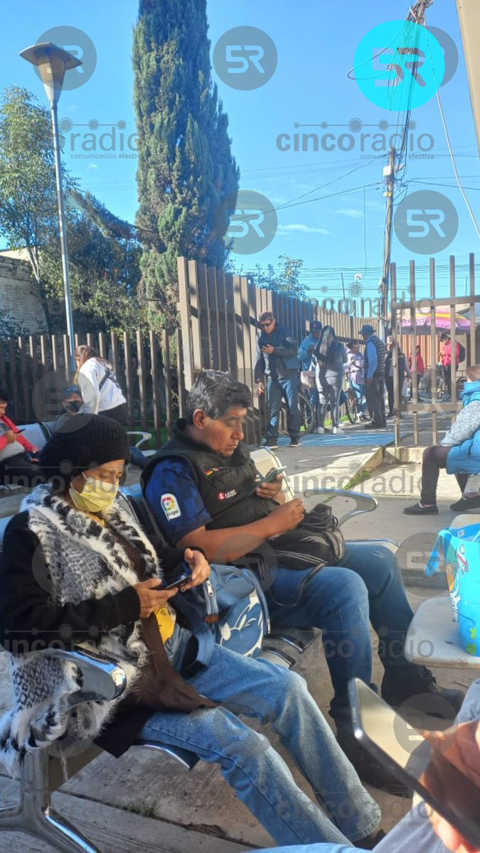laredcincoradio's tweet image. 🏥 ||  #Cerrada la clínica del IMSS Xoxtla, usuarios llevan horas de espera, declaran que el personal no ha salido a brindar una respuesta, para saber si habrá #consultas este día. #LaRedCincoRadio