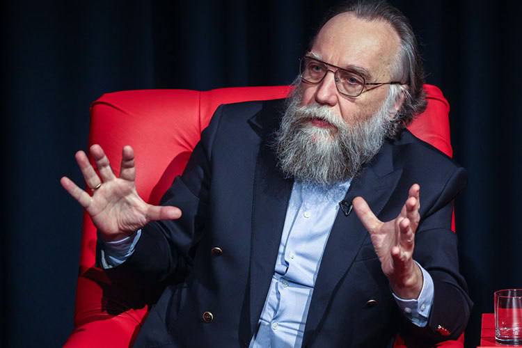 🇺🇸🚨🌎 ALEXANDER DUGIN: TRUMP — A MARTYR AGAINST GLOBALISM? 

“Trump is for America and against World Government. Just as Putin is for Russia, Xi Jinping is for China, Modi is for India, and Orban, Fico, Marine Le Pen and the AfD are for Europe. The multipolar world is a system