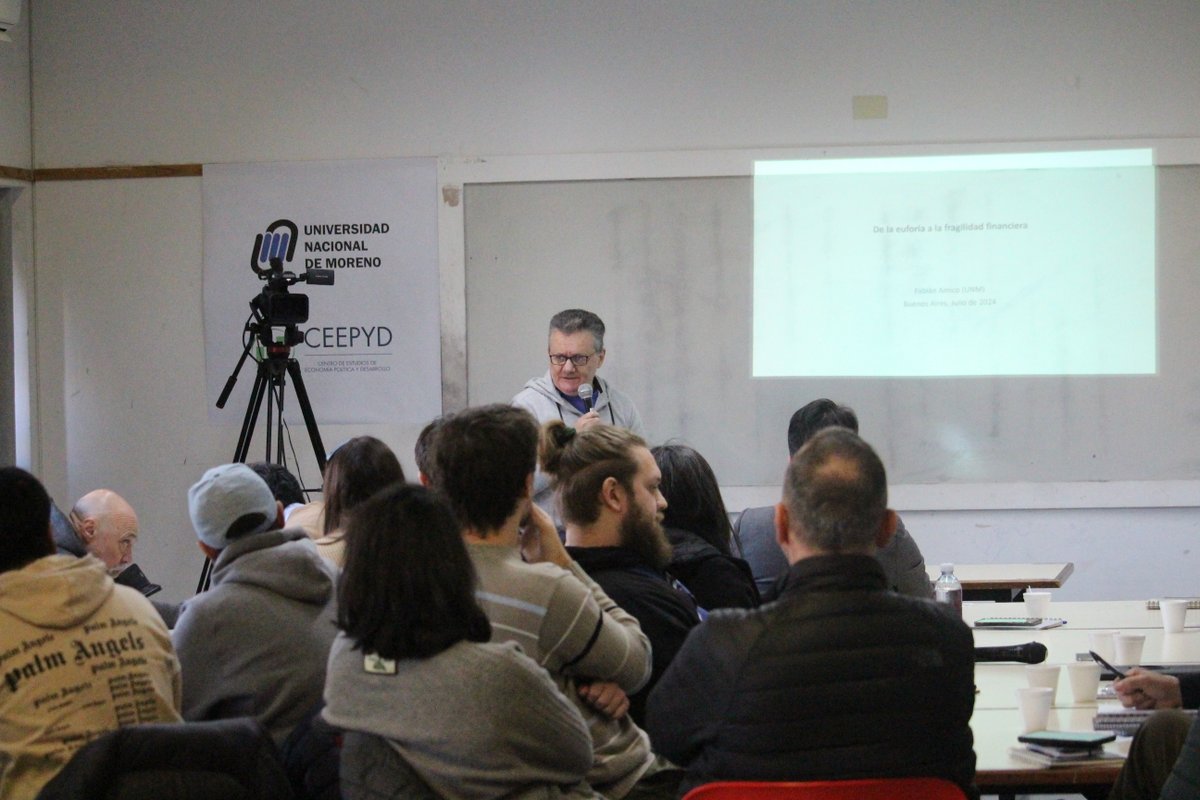 unimoreno's tweet photo. 📌 El viernes 12 de julio se realizó en la #UNM la primera reunión de economistas de universidades del conurbano. 

👥 El fin fue analizar y debatir sobre la coyuntura económica. Además se discutieron las políticas económicas implementadas por la gestión actual y sus impactos. https://t.co/wTZZUcMI9V