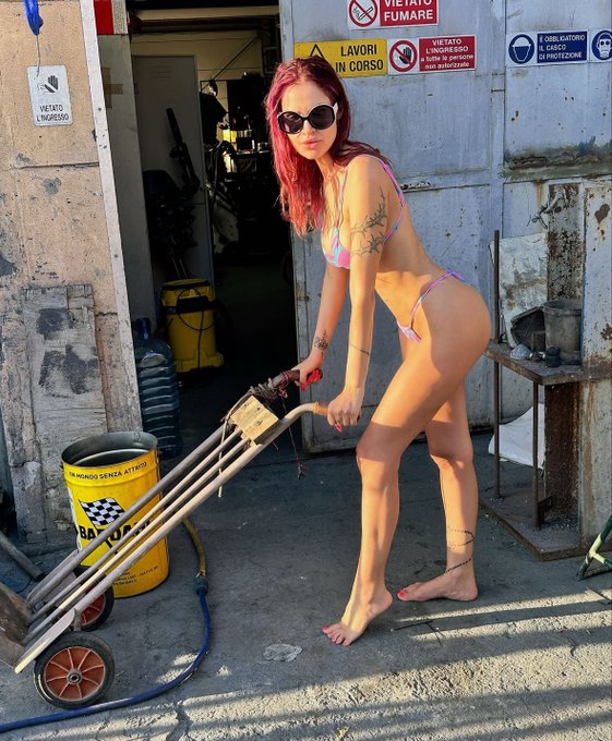 🦺🚧 https://t.co/vu5R2sCCPM