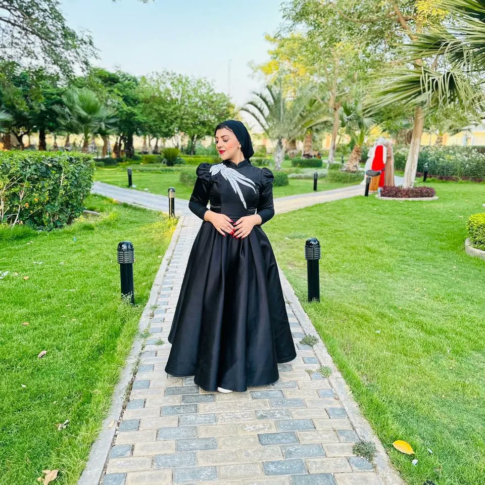 dinaa51's tweet photo. Women in black 🖤 https://t.co/cCc0SAX4oo