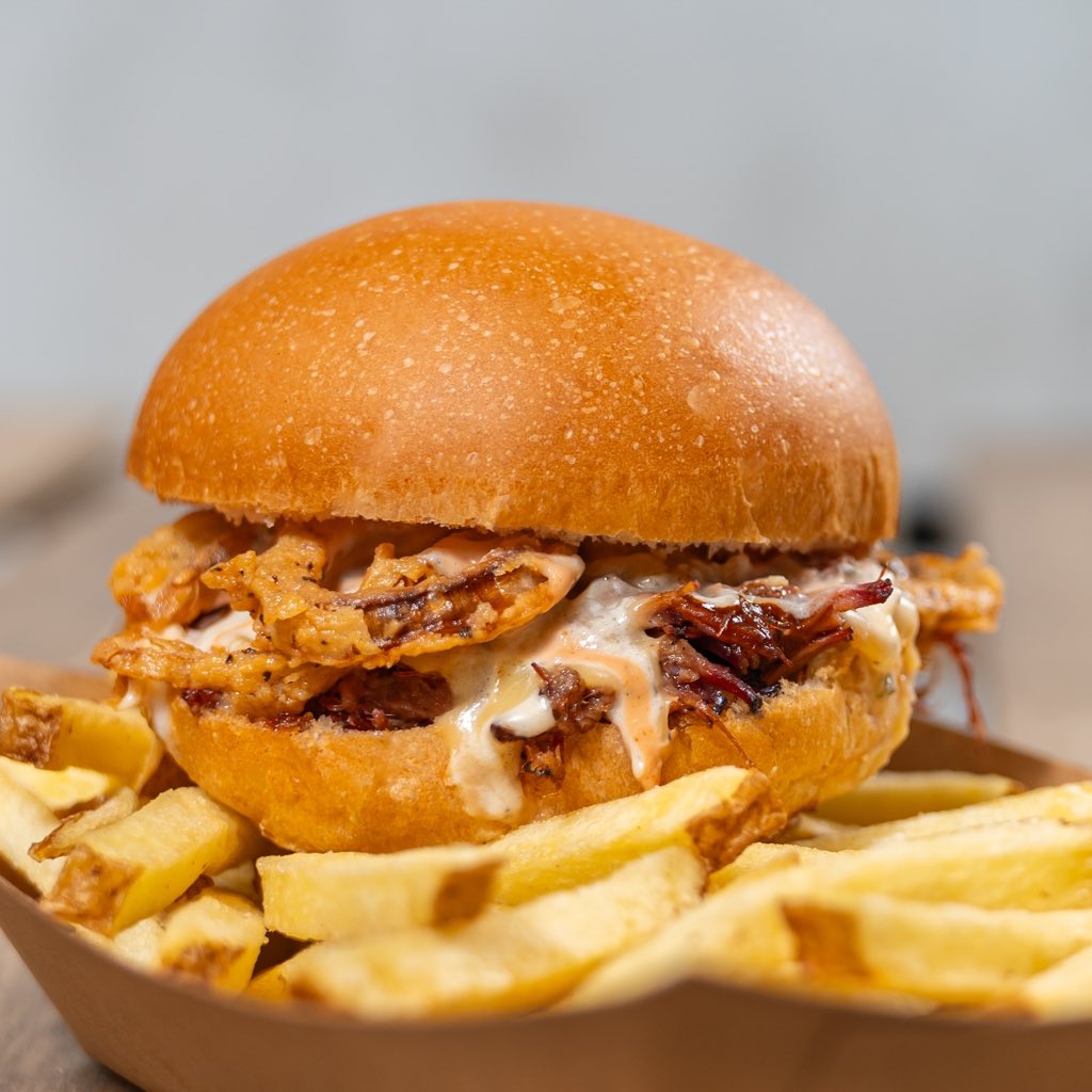 المتعه على شكل برجر ❤️‍🔥
#كيو_اون_دا_قو #مطاعم_الرياض