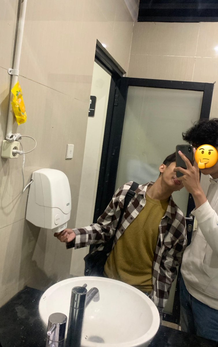 hhrzsy_'s tweet photo. tebak mutual 🤒 https://t.co/d7JC2WLrXe