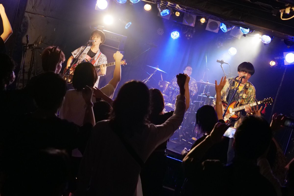 tameikiclub's tweet photo. 遅ればせながら、ANTENNA SHOP2024ありがとうございました！
たくさんの人と盛り上がれて楽しい一日になりました！またライブハウスでお会いしましょう💪

1.17時30分の朝日
2.ワクワクハードオフ
3.さびしんぼう
4.赤点とっちゃった
5.マジックアワー

Photo by @jf9pce_rx7 https://t.co/Z3qicFoFGm
