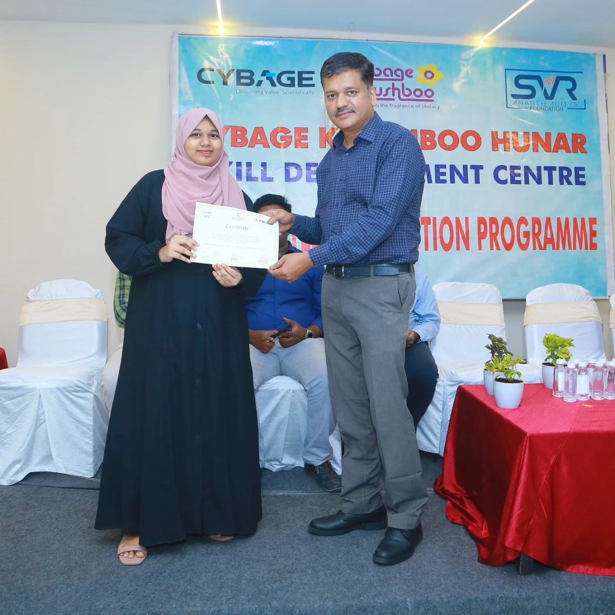 cybage_csr's tweet photo. Celebrating #WorldYouthSkillDay! @CybageKhushboo awards certificates to 245 students in Pune &amp; Hyderabad for courses like Nursing Assistant, Auto Services Technician &amp; more! Committed to skilling 700 students in PN &amp; HYD this year. 

#SkillDevelopment #TheCybageFoundation https://t.co/nc2X6DOf87