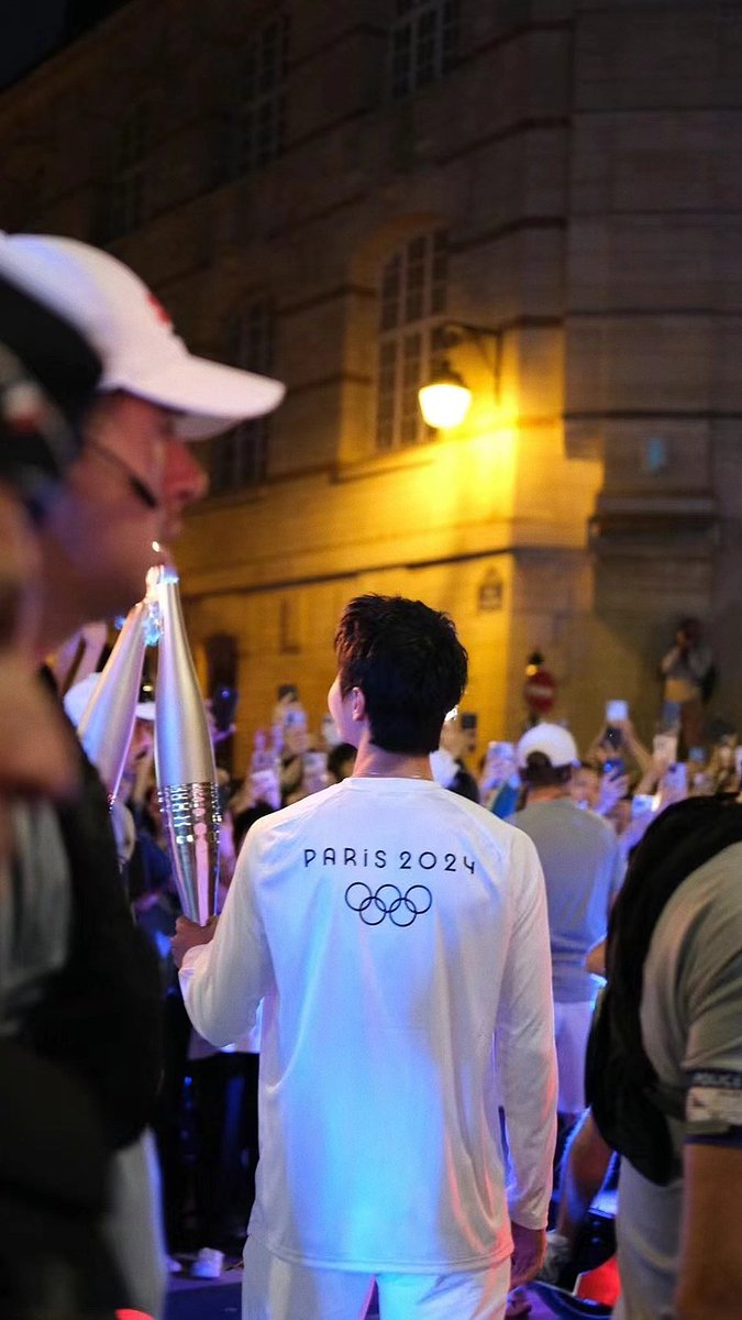 winters__rain's tweet photo. แฟนคลับอี้ป๋อถูกใจสิ่งนี้ 😆

YIBO OLYMPIC TORCHBEARER
#YIBOxParisOlympics2024
#WangYibo #หวังอี้ป๋อ https://t.co/MJeLEUvRAv