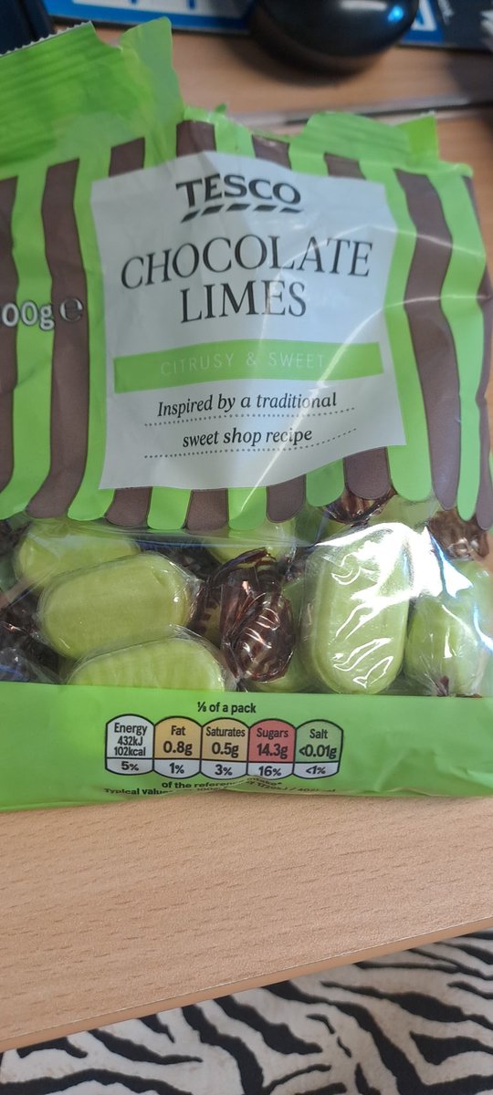 hawkster2010's tweet photo. @Tesco what has happened to the chocolate in your lime sweets? You may as well just call them limes! https://t.co/I0IfZH5Wdu