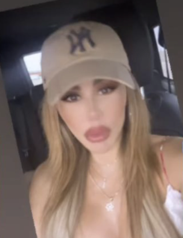 elaca13's tweet photo. ¿Ninel Conde, eres tú? De nuevo cuestionan la apariencia de la actriz... https://t.co/jcyN92ydhW