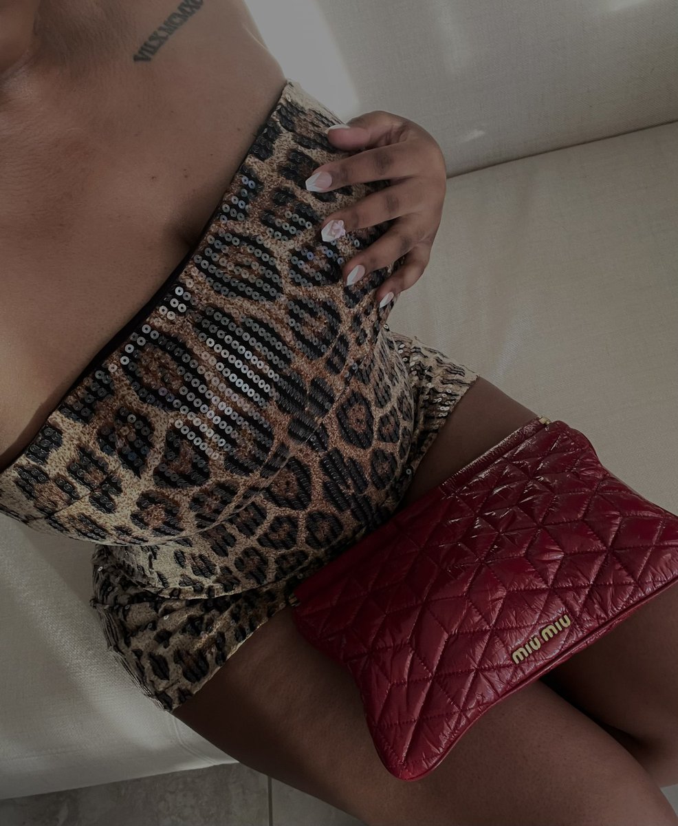 chynalexis's tweet image. 💋