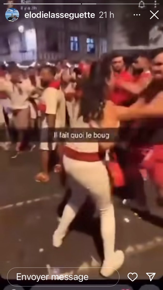 stanstfoy's tweet photo. Images floues mais si cet enculé vous dit un truc merci de le signaler à @assoboc ou @PoliceNationale il a frappé une jeune fille aux #fetesdebayonne24 et l’a blessée https://t.co/i7milPJ25H